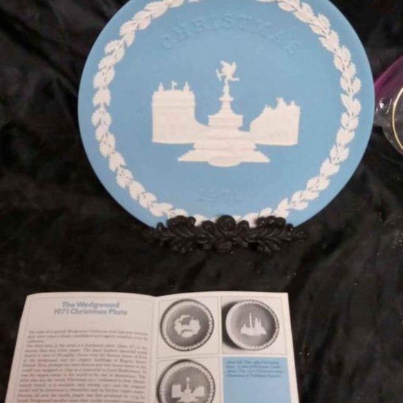 VINTAGE 1971 WEDGEWOOD PICCADILLY CIRCUS CHRISTMAS PLATE JASPER WARE - Picture 3 of 7